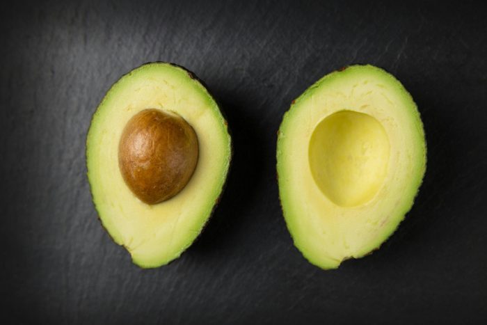 Avocado richtig schneiden und zerteilen